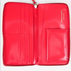 NWT and box comme des garçons coral wallet